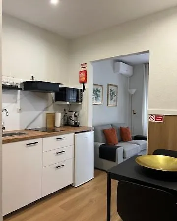 Charming And Renewed 1 Bedroom In Campolide * Lisboa