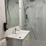 Charming And Renewed 1 Bedroom In Campolide リスボン