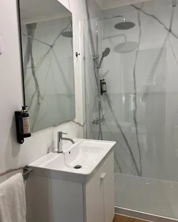 Charming And Renewed 1 Bedroom In Campolide Lisboa